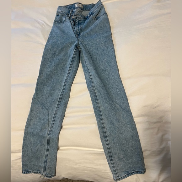 Abercrombie The 90’s Straight Ultra High Rise - Picture 3 of 3